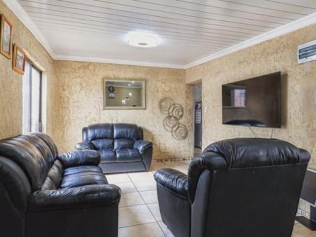 House for rent in Vosloorus, Gauteng