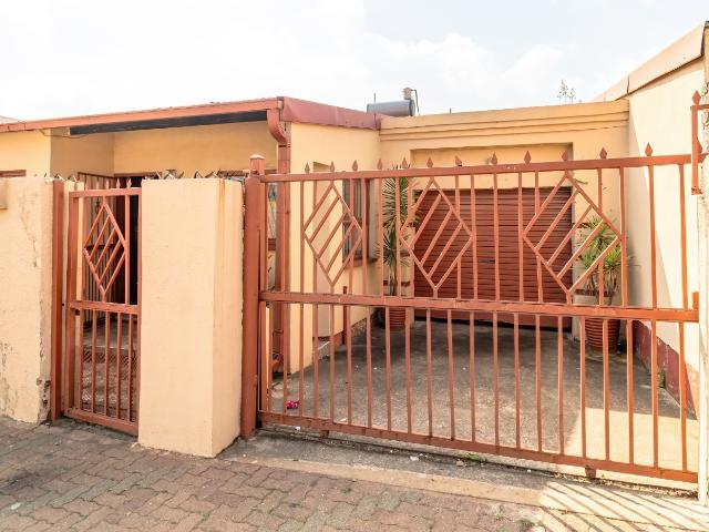 House for sale in Vosloorus, Gauteng