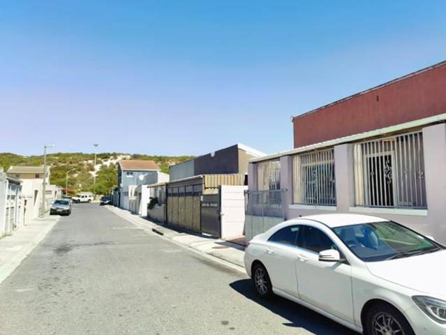House for sale in Cape Town, Western Cape
