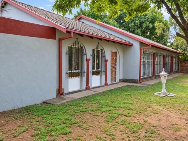 House for sale in Klerksdorp, Matlosana Local Municipality