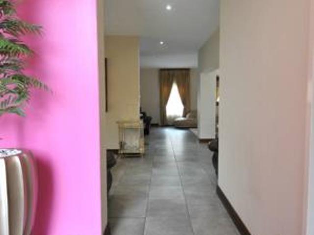 House for rent in Waterkloof, Gauteng