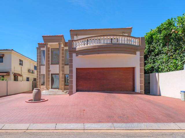 House for sale in Roodepoort, City of Johannesburg Metropolitan Municipality