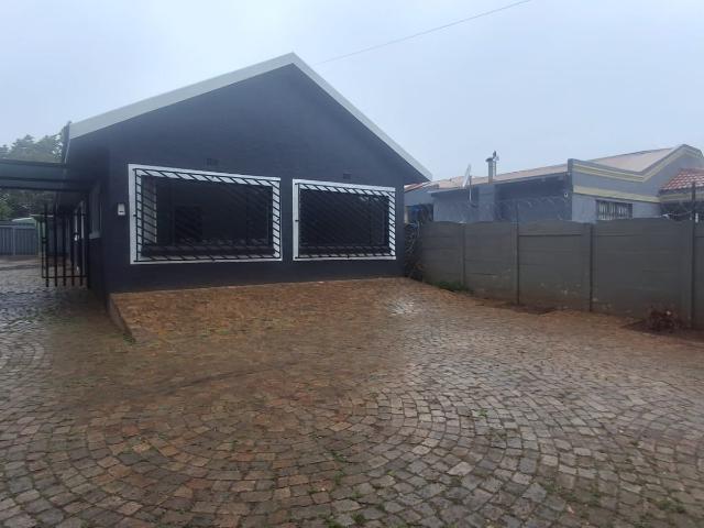 House for rent in Roodepoort, City of Johannesburg Metropolitan Municipality