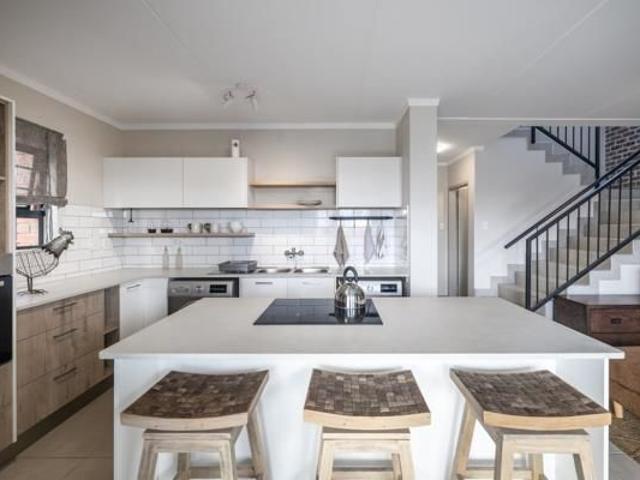 House for rent in Waterkloof, Gauteng