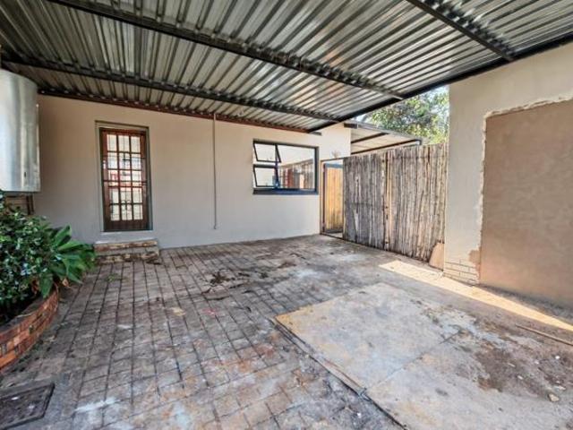 House for rent in Waterkloof, Gauteng