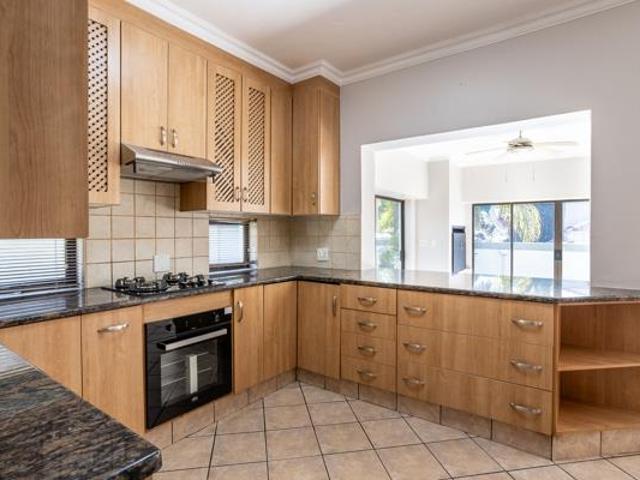 House for rent in Waterkloof, Gauteng