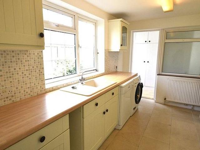 House for rent in Motspur Park, Greater London
