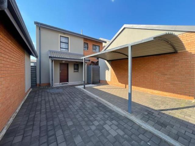House for rent in Waterkloof, Gauteng