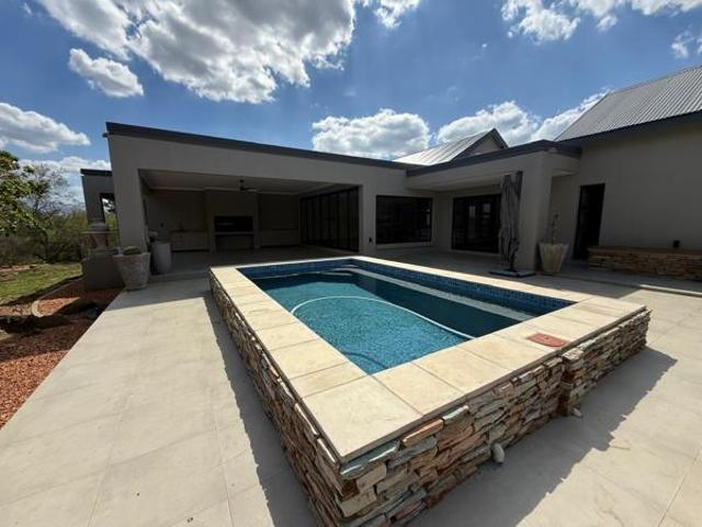 House for sale in Hoedspruit, Maruleng Local Municipality