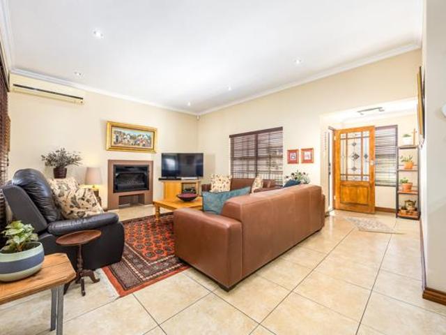 House for sale in Cape Town, Western Cape