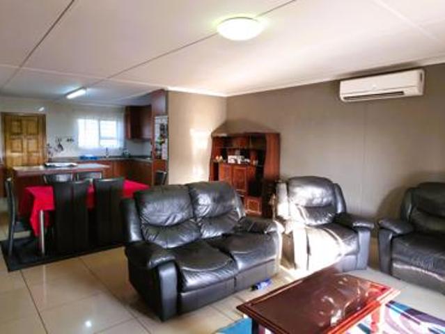 House for sale in UMhlathuze Municipality, Kwazulu-natal