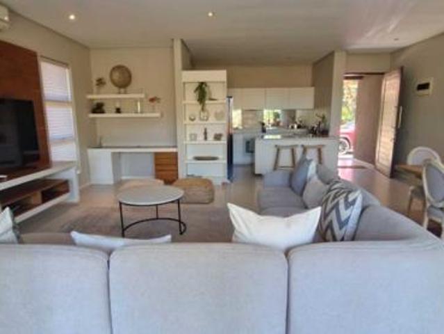 Townhouse for sale in Princess Grant, Kwazulu-natal
