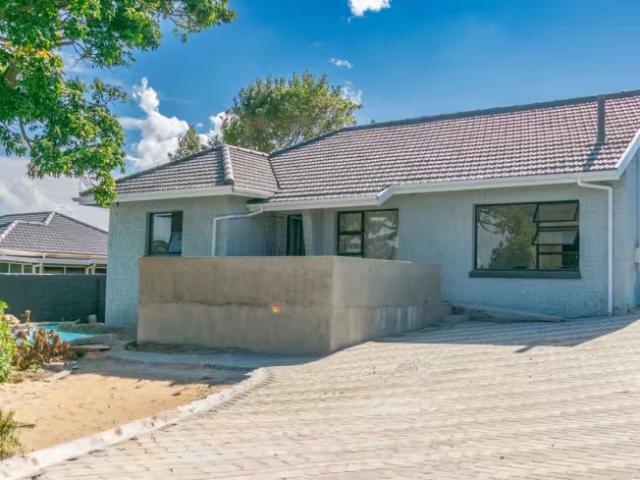 House for sale in Kabega, Nelson Mandela Bay Metropolitan Municipality