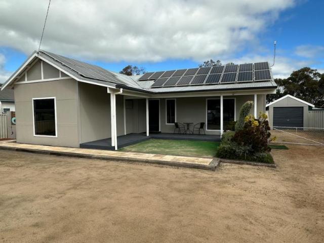 House for sale in Katanning, Shire Of Katanning