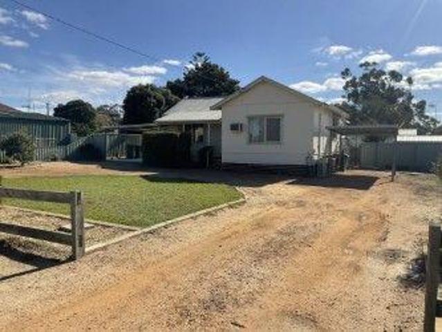House for sale in Katanning, Shire Of Katanning