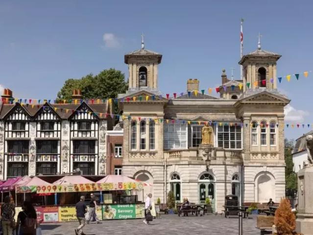 House for sale in Surbiton, Greater London