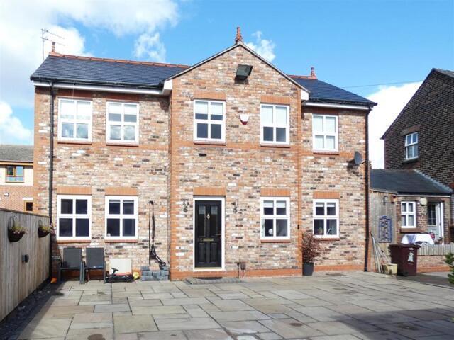 House for sale in Knowsley, Roby
