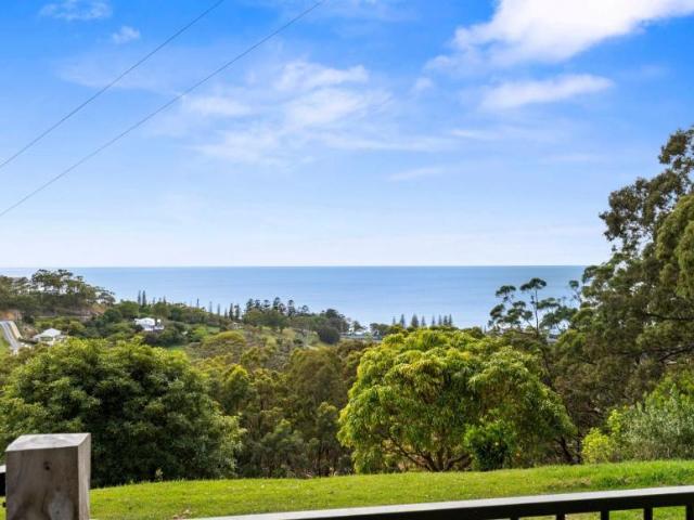 House for sale in Korora Basin, Korora