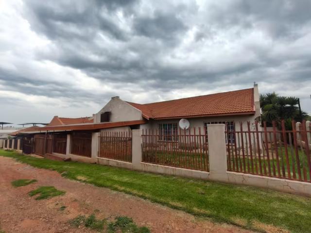 House for sale in Koster Grain Silos, Kgetleng River Local Municipality