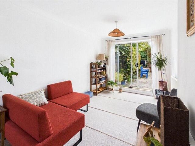 House for rent in Cat Hill, England