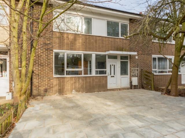 House for rent in Furzedown, Greater London