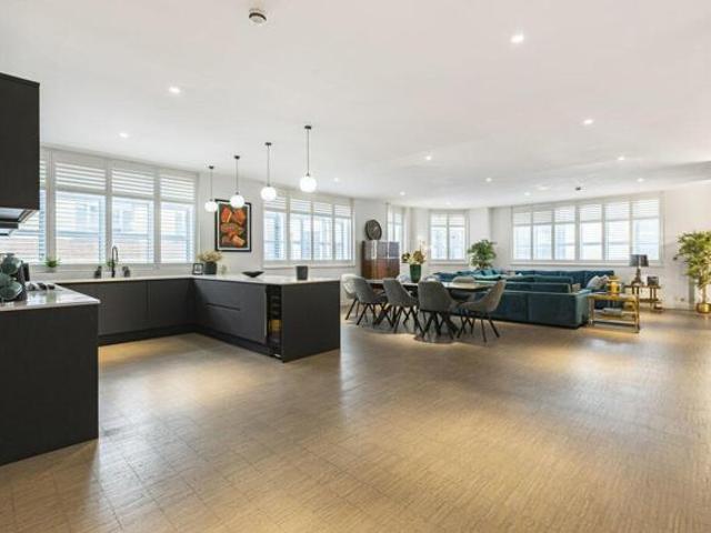 House for sale in Hoxton, Greater London