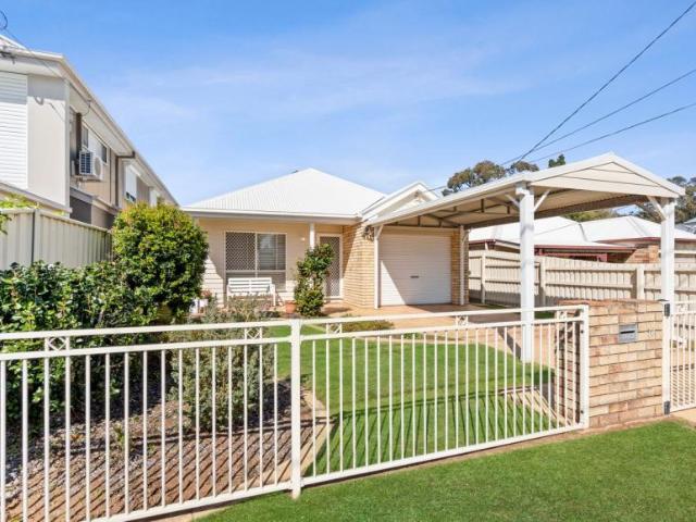 House for sale in Lota, Greater Brisbane