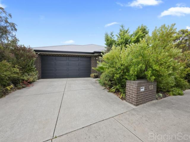 House for sale in Victoria