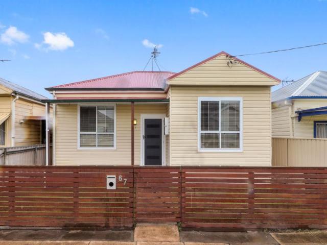 House for rent in Newcastle, Newcastle-Maitland
