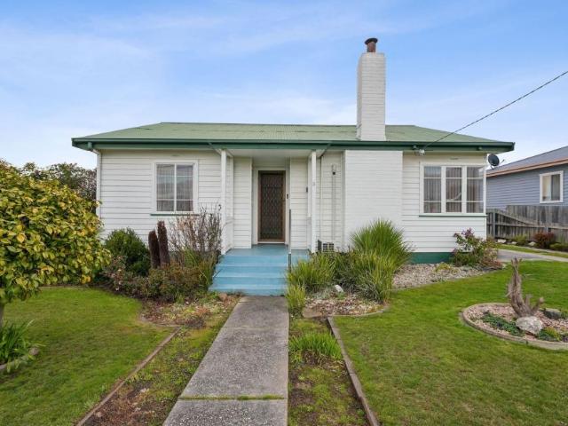 House for sale in Mayfield, Launceston
