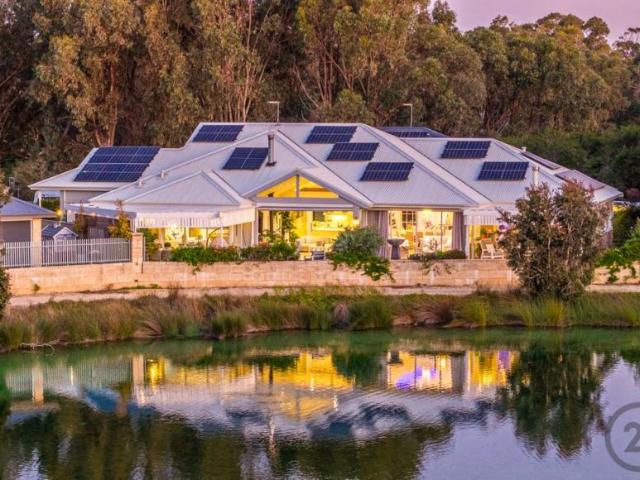 House for sale in Meadow Springs Shopping Centre, City of Mandurah