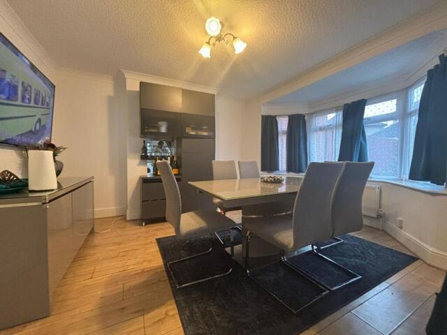 House for sale in Mill Hill, West Finchley