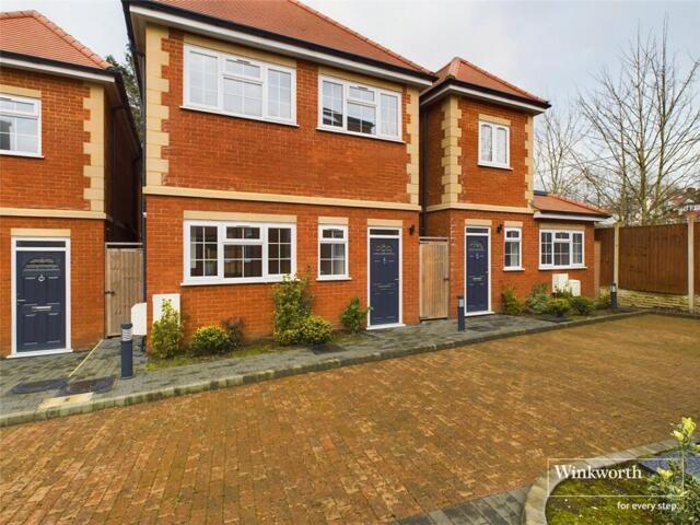 House for sale in Mill Hill, The Hale