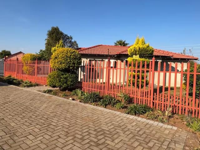 House for sale in Ledig, North West