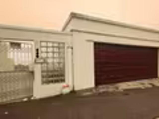 House for sale in Montford, Chatsworth