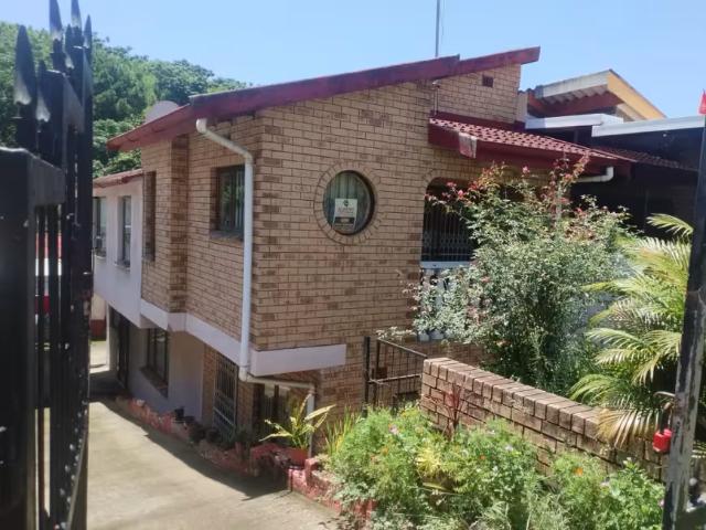 House for sale in Montford, Chatsworth