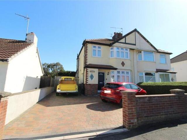 House for sale in Moreton
