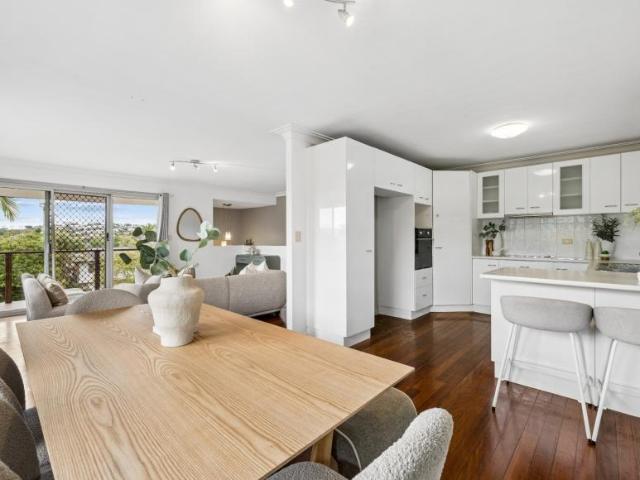 House for sale in Mount Gravatt East, Greater Brisbane