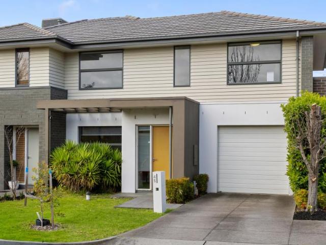 House for sale in Waverley Park Estate, Melbourne