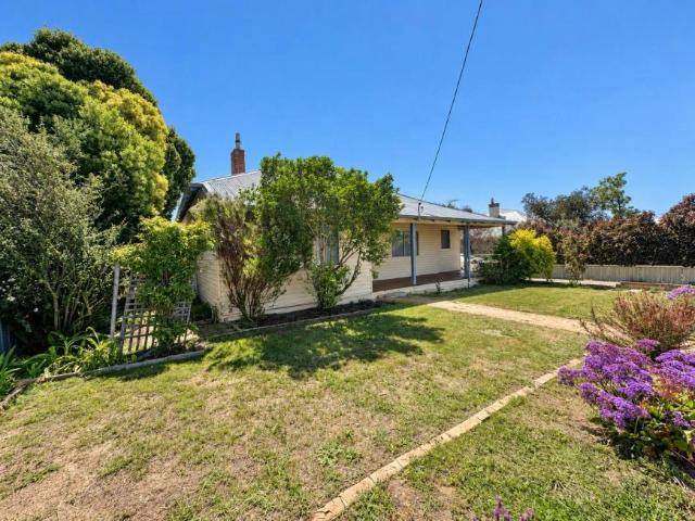 House for sale in Narrogin, Shire Of Narrogin