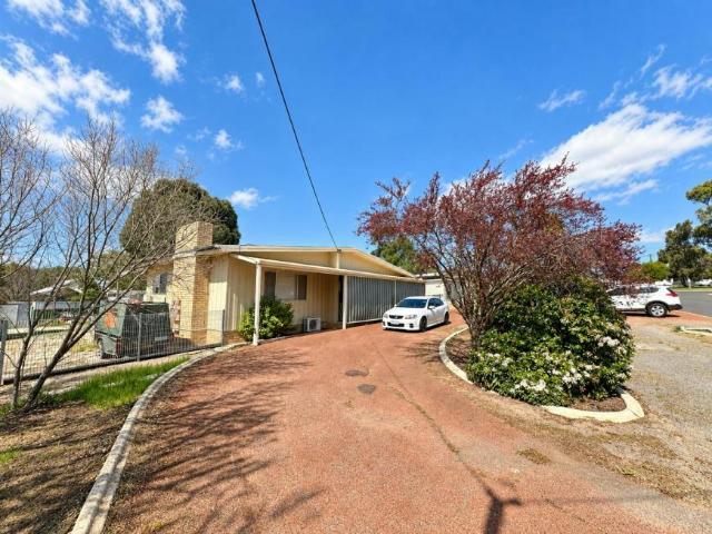 House for sale in Narrogin, Shire Of Narrogin