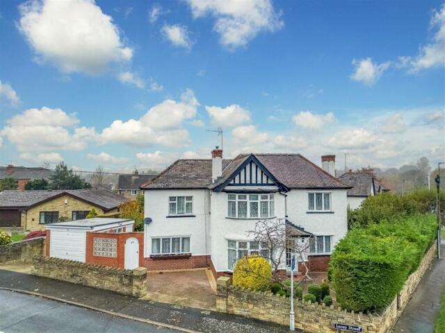 House for sale in Horbury, West Yorkshire