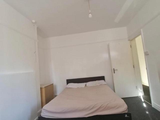 House for rent in Newbury Park, Greater London