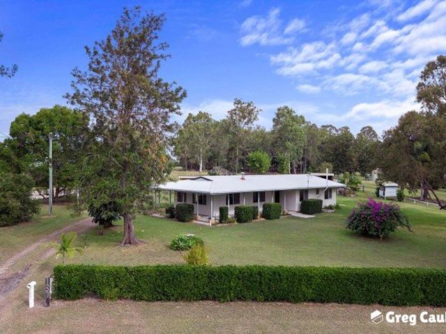 Cottage for sale in Teddington, Queensland
