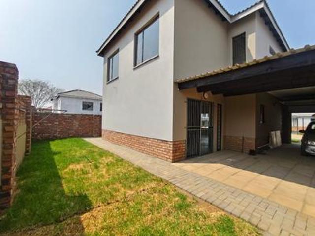 Townhouse for sale in Tlhabane, North West