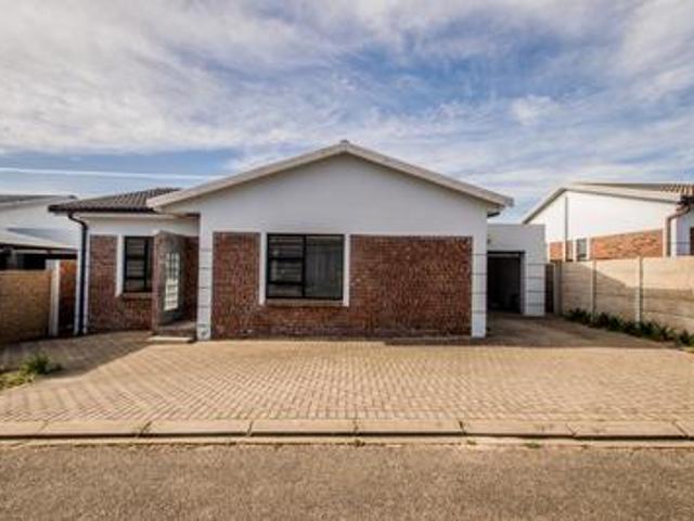 House for sale in Albertinia, Garden Route District Municipality