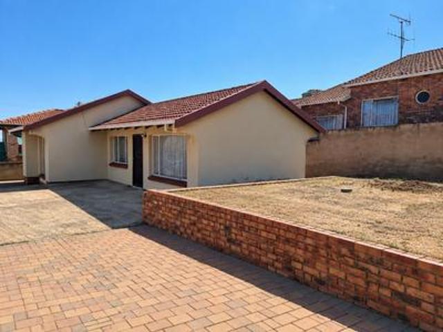 House for sale in Atteridgeville, City of Tshwane Metropolitan Municipality
