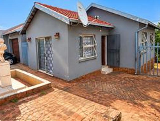 House for sale in Atteridgeville, City of Tshwane Metropolitan Municipality