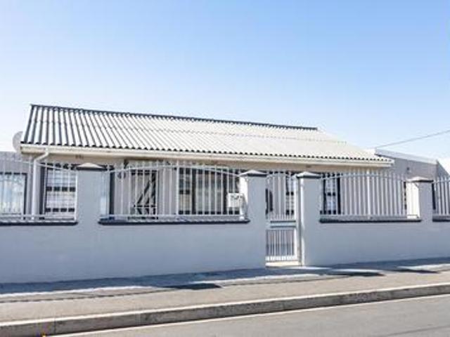 House for sale in Cape Town, Western Cape