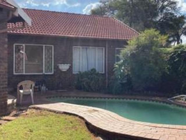 Townhouse for sale in Ekurhuleni, Gauteng